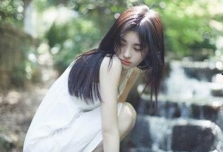 鞠婧祎小号最新爆料图片,最新美照引发网友热议！”